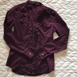 Express button down with Tuxedo details